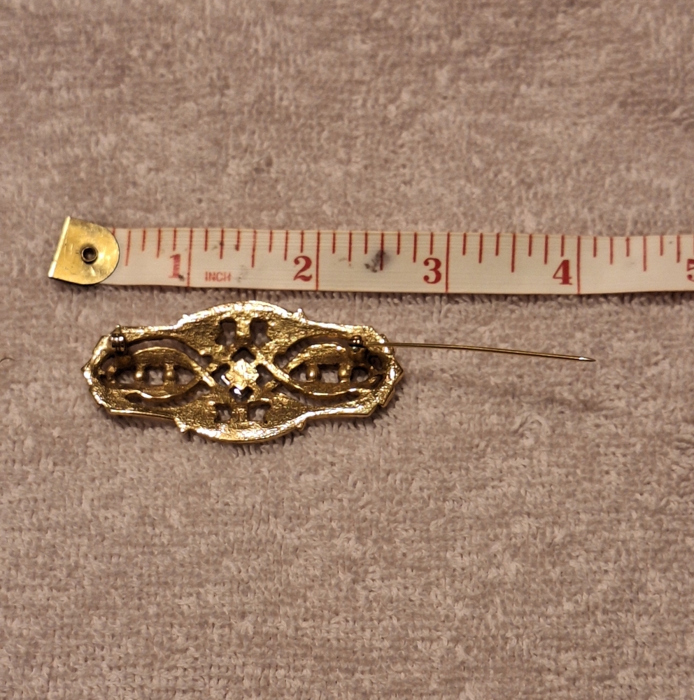 Vintage Gold Brooch with a Blue Gemstone Centerpiece. - Picture 4 of 8
